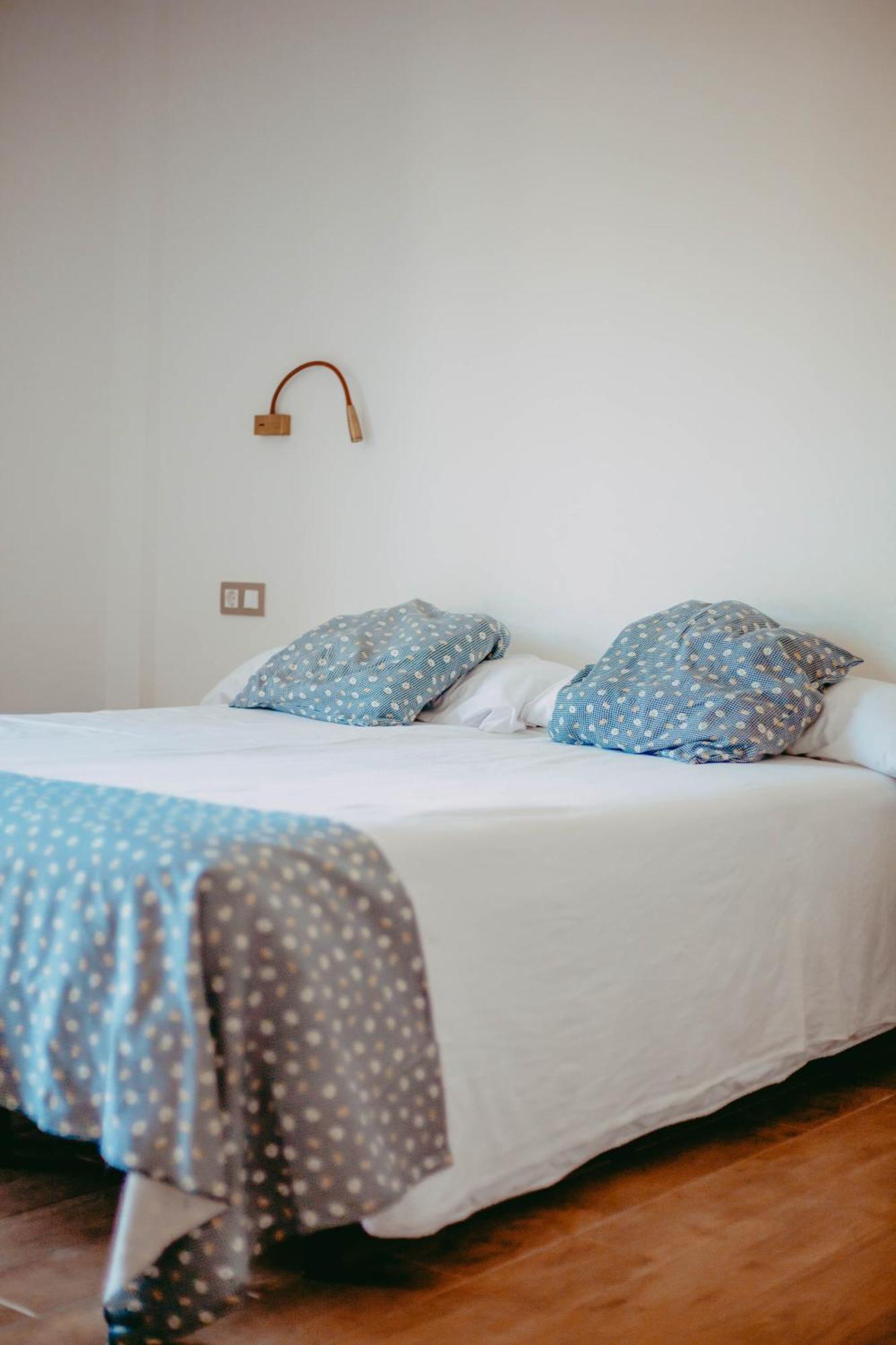 Hostal Restaurant Mussons Vins Poboleda Εξωτερικό φωτογραφία