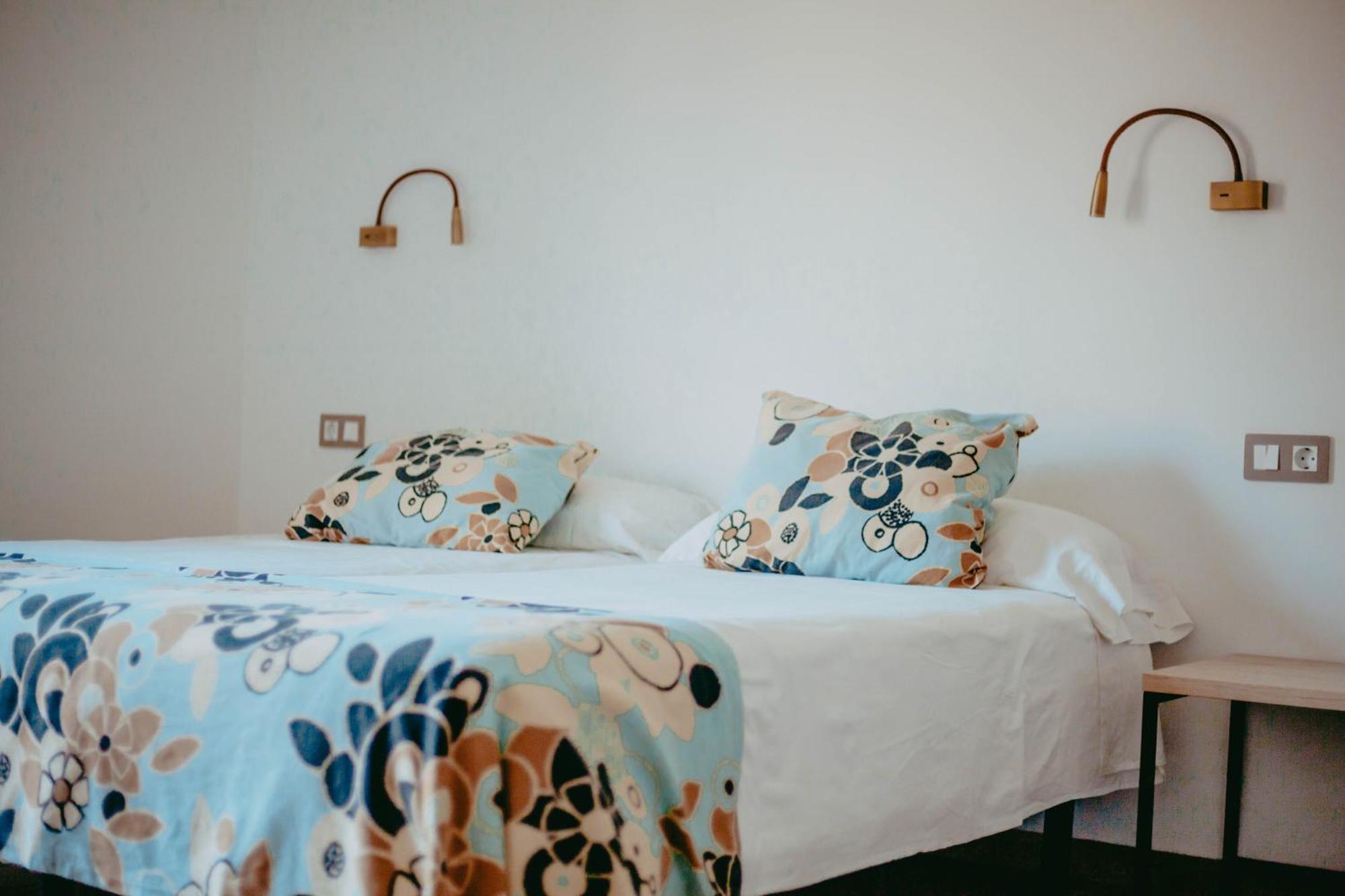 Hostal Restaurant Mussons Vins Poboleda Εξωτερικό φωτογραφία